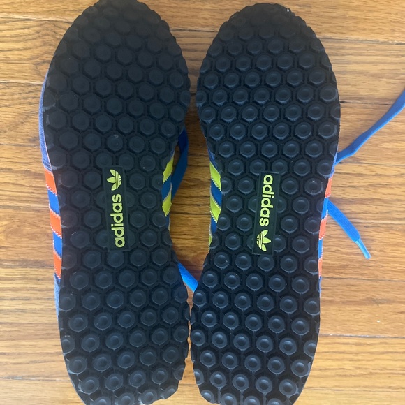 Adidas - Picture 2 of 3